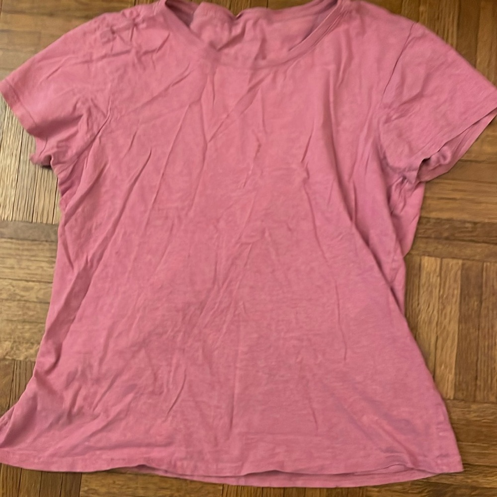 Pact t-shirt sz M